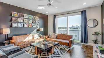 Smart TV, table tennis, books