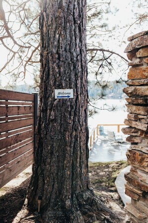 Property grounds - Lakefront Home • Private Dock • Kayaks (Hayden)