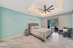3 habitaciones, escritorio, tabla de planchar con plancha y wifi gratis