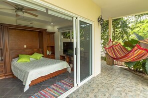 4 quartos, cofres nos quartos, ferros/tábuas de passar roupa