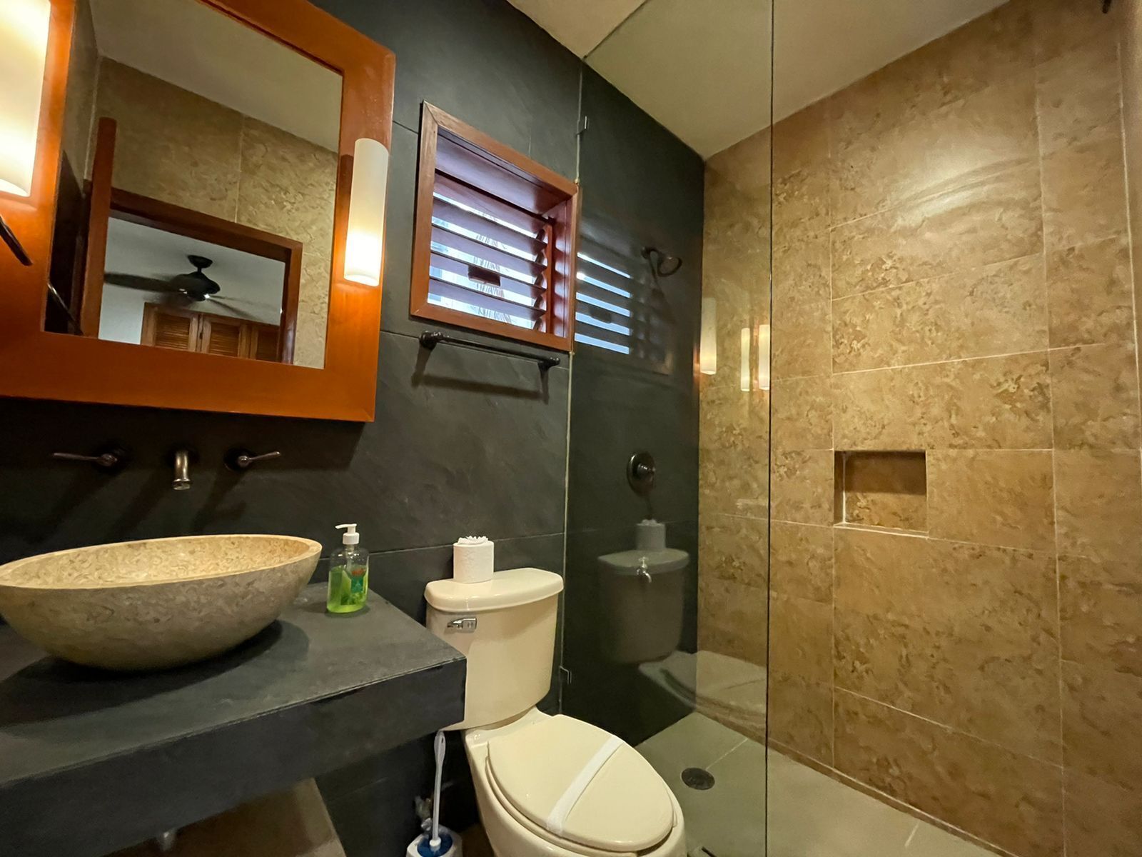 Deluxe House | Bathroom