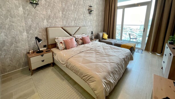 Room - Spacious & Cute Studio with Balcony (Dubai)