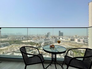 Studio (0 Bedroom) | Terrace/patio - Spacious & Cute Studio with Balcony (Dubai)