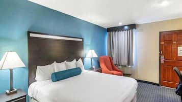 1 bedroom, iron/ironing board, free internet