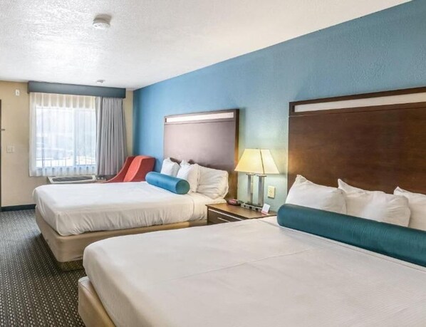 2 bedrooms, iron/ironing board, WiFi