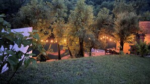 A garden with trees, a hammock, and outdoor seating. - House on the river, private pool, garden and barbecue . 2hours to Dubrovnik! (Malo Polje)