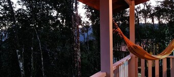 Quinta da Vó Sônia Cabins. Cabana Alegria.