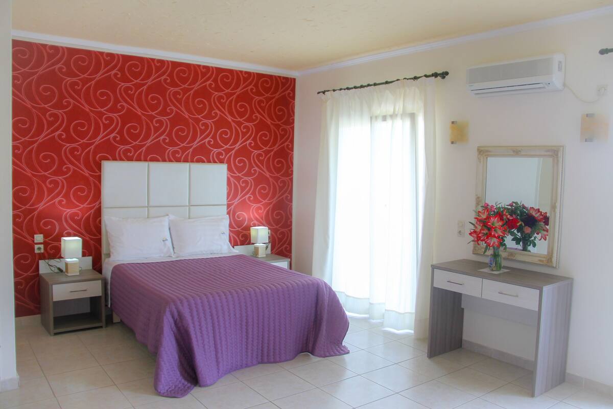Triple Room | Iron/ironing board (on request), WiFi (free), bed sheets