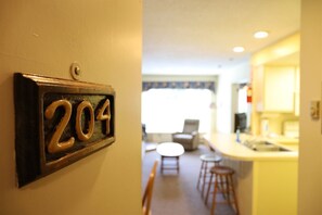 Condo (Inns of WV 204, 1 bdm, Waterville Val) | Interior