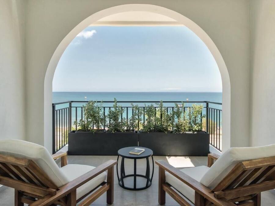 Suite With Bathtub Jacuzzi | Balcony