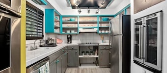 Bamboo Oasis B - 5 miles to Beach & Downtown