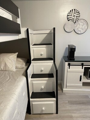 1 bedroom, iron/ironing board, free WiFi, bed sheets - New Tiny House Near Stone Mountain Park (Lilburn)