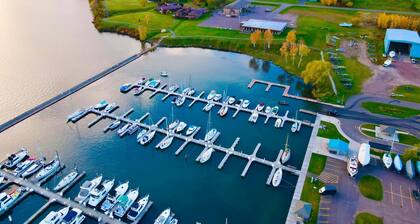 Comfortable suite, great location, easy access to Lake Superior!