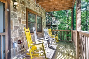 Property grounds - In the Woods - log cabin w/hot tub, game room, BBQ (Gatlinburg)