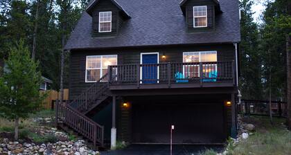 Matchless Mountain Lodge Hot Tub, Mtn. Views