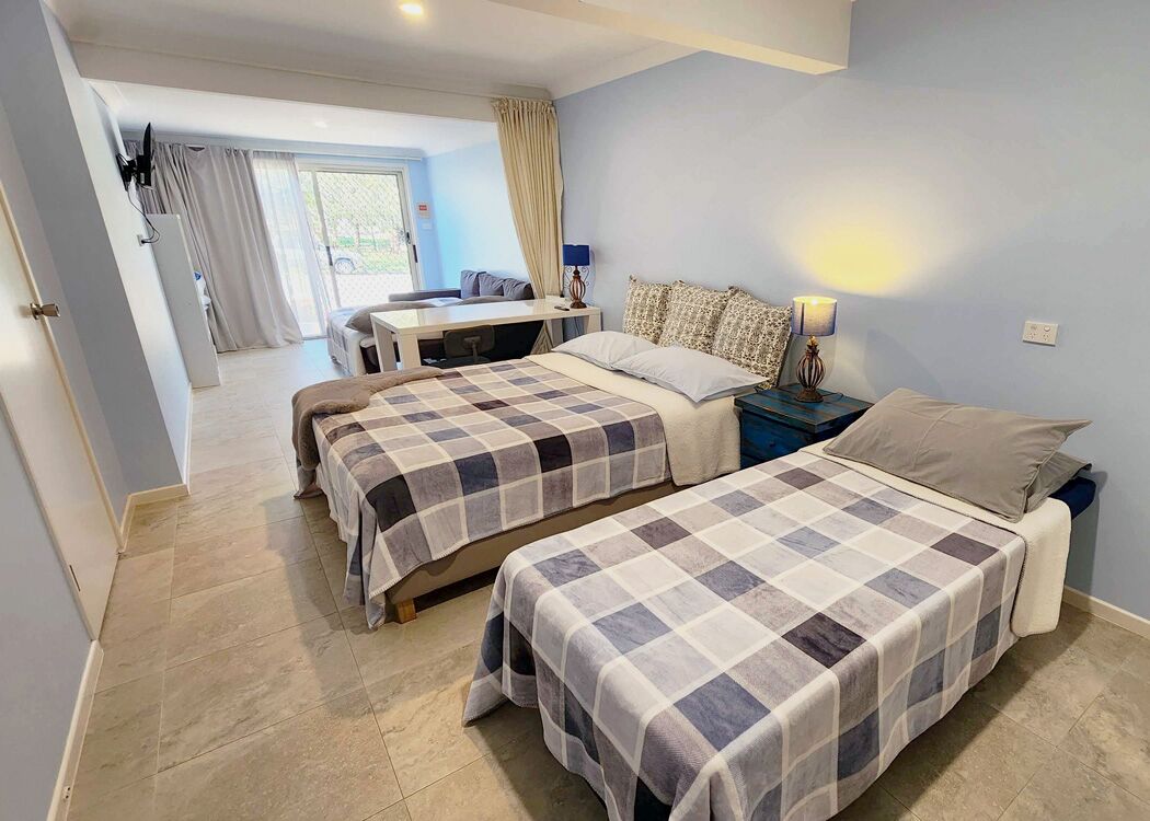 3 chambres, bureau, Wi-Fi gratuit, draps fournis