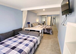 3 bedrooms, desk, free WiFi, bed sheets