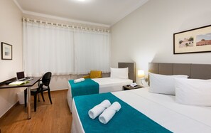 Triplo Casal | Hypo-allergenic bedding, minibar, individually decorated, desk - Mural Living Hotel Manaus (Manaus)