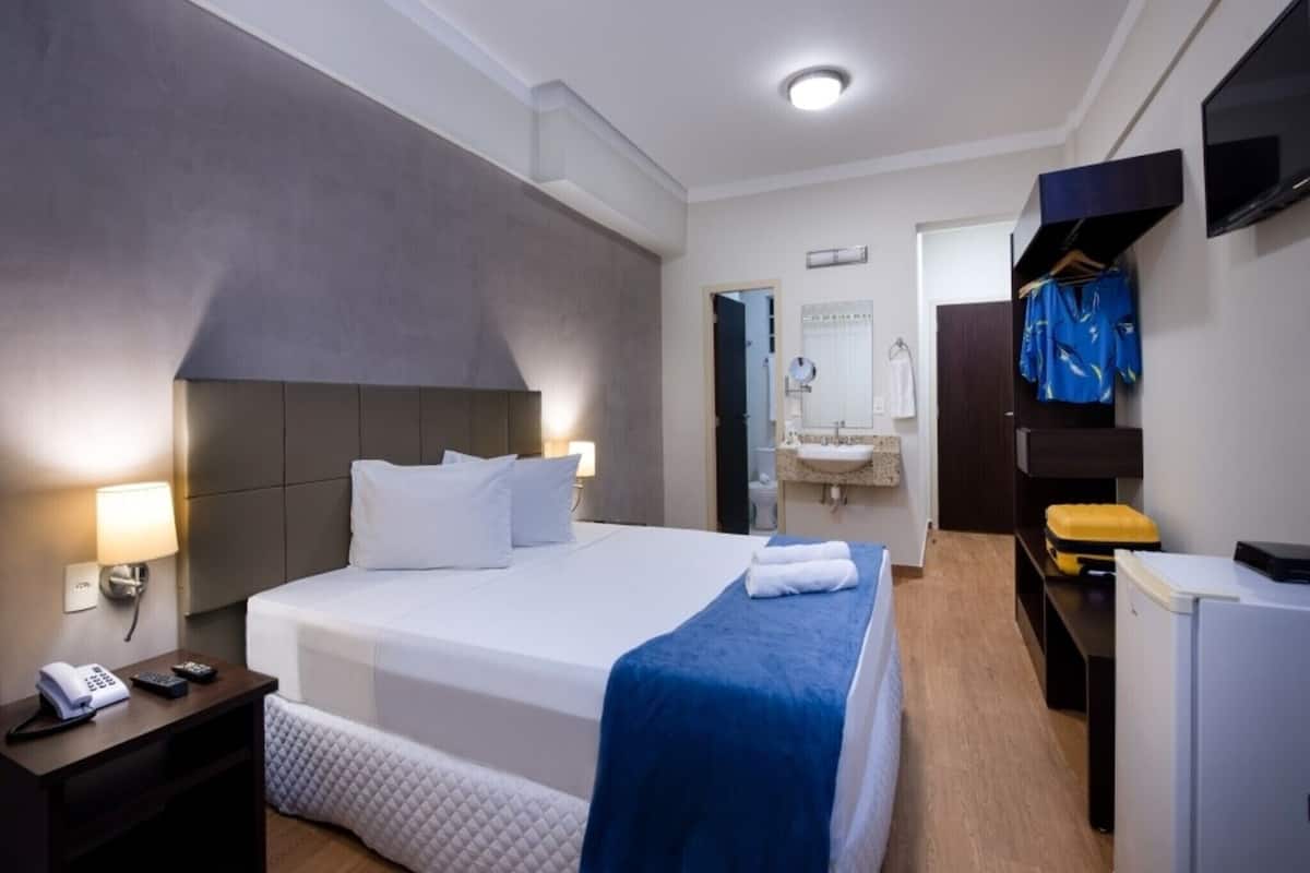 Hypo-allergenic bedding available, minibar, desk, laptop workspace