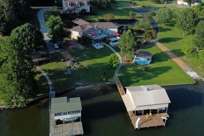 Exterior - Primary and Guest Home Sleeps 26 Comfortably (Leesburg)