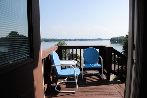 Primary and Guest Home Sleeps 26 Comfortably