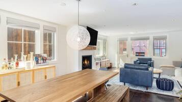 Condo, 3 Bedrooms | Dining