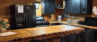 Beautiful Country Shop Home/Cabin