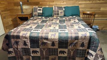 2 bedrooms, desk, free WiFi, bed sheets