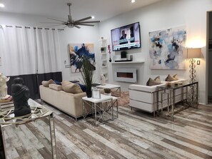 Smart TV, offices - Glamorous modern home 4br 3bth (Decatur)