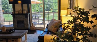 Name: Hill Side<br>Country Setting. Heated Pool.  4 minutes to Dreams Park.