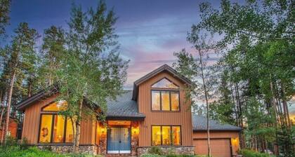 Close to town, 4 bd, Pet Friendly, Hot Tub