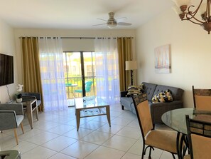 スマートテレビ、PC モニター