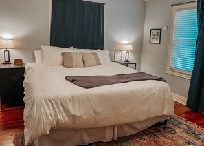 4 bedrooms, iron/ironing board, free WiFi, bed sheets