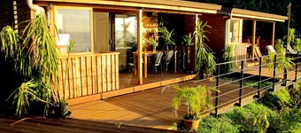 Bounty Lodge vacation rentals with panoramic lagoon and ocean views