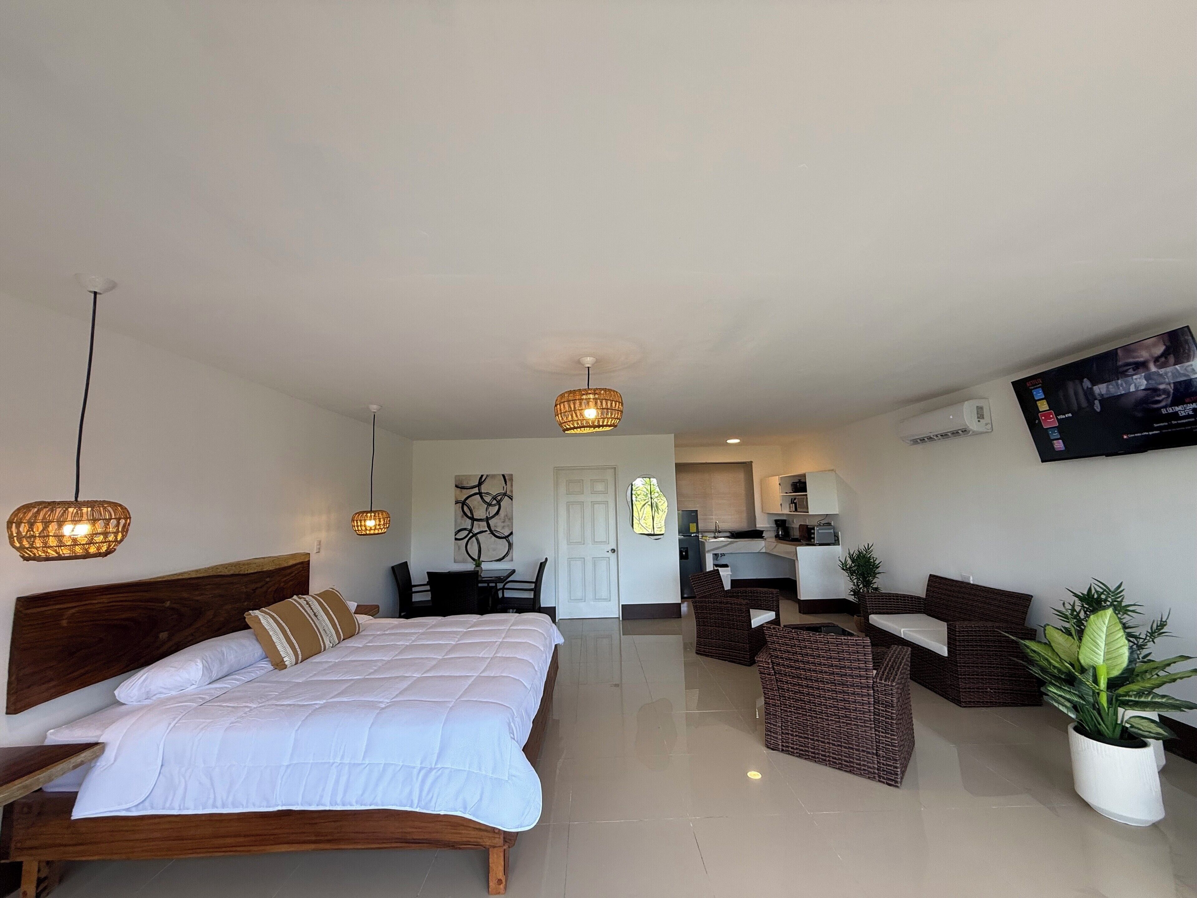 Superior Room, Hot Tub