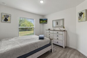 4 bedrooms, desk, iron/ironing board, travel cot