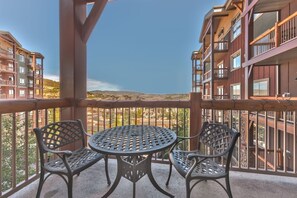 Outdoor dining - Ski In, Ski Out Park City Four Bedroom with Lock Off (Park City)