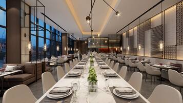 Daily buffet breakfast (CNY 128 per person)