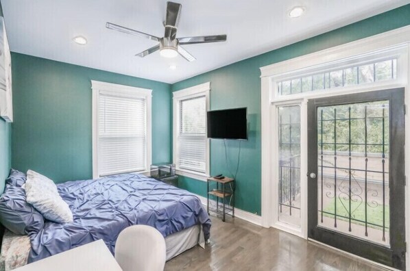 3 bedrooms, desk, iron/ironing board, free WiFi