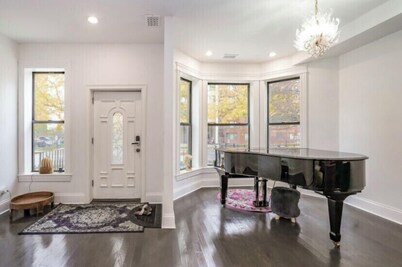  LakeHouse with rooftop and views of lake.