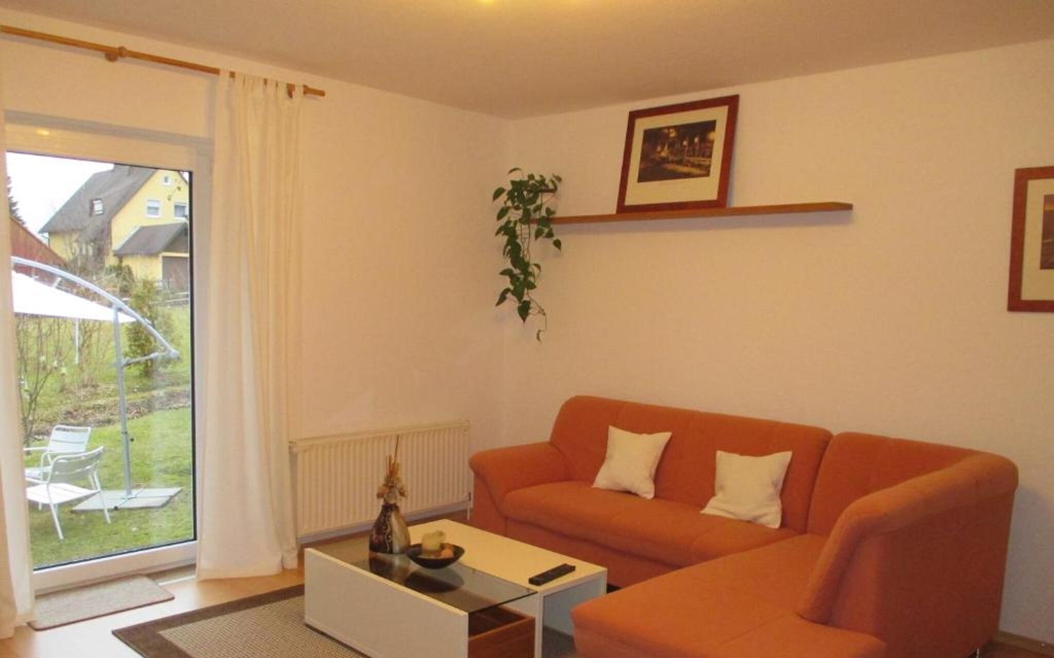 Gemütliche Ferienwohnung (75 m2 ) mit großem Garten