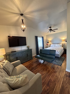 2 bedrooms, desk, iron/ironing board, travel cot