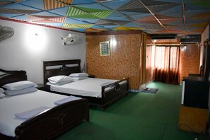 Family Suite | Laptop workspace, free WiFi, bed sheets - National Hotel (Lahore)