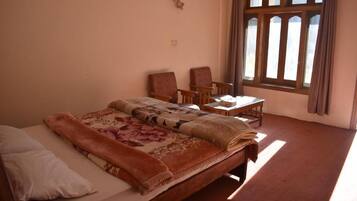 Double Room | Free WiFi, bed sheets
