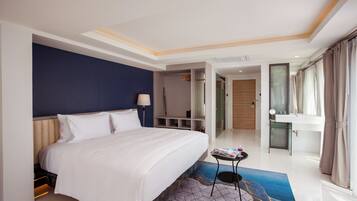 Oceanfront Suite | 1 bedroom, down duvets, in-room safe, individually decorated