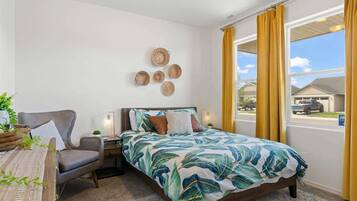 3 bedrooms, iron/ironing board, travel crib, free WiFi