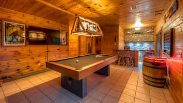 Cabin, 4 Bedrooms | Game room