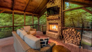 Terrace/patio - Bigfoot of Blue Ridge by Escape to Blue Ridge (Blue Ridge)