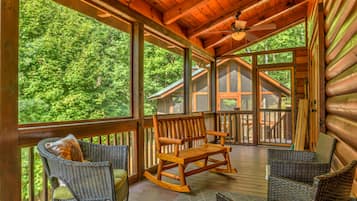 Cabin, 4 Bedrooms | Balcony