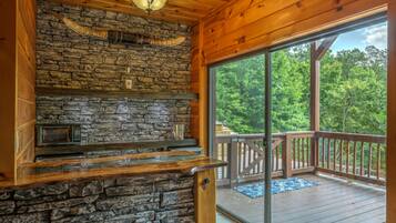 Cabin, 4 Bedrooms | Balcony